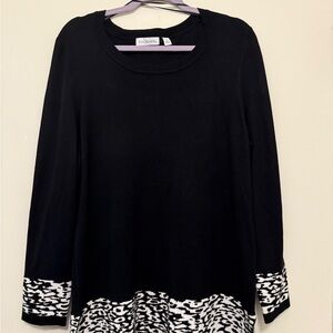 Black and White Patterned Women's Top
